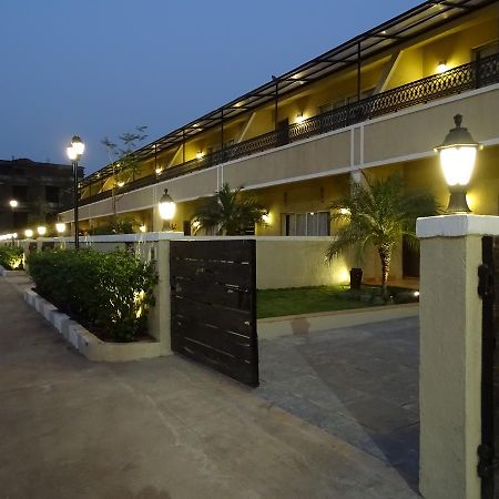 Misty Meadows, Lonavala Hotel Ngoại thất bức ảnh