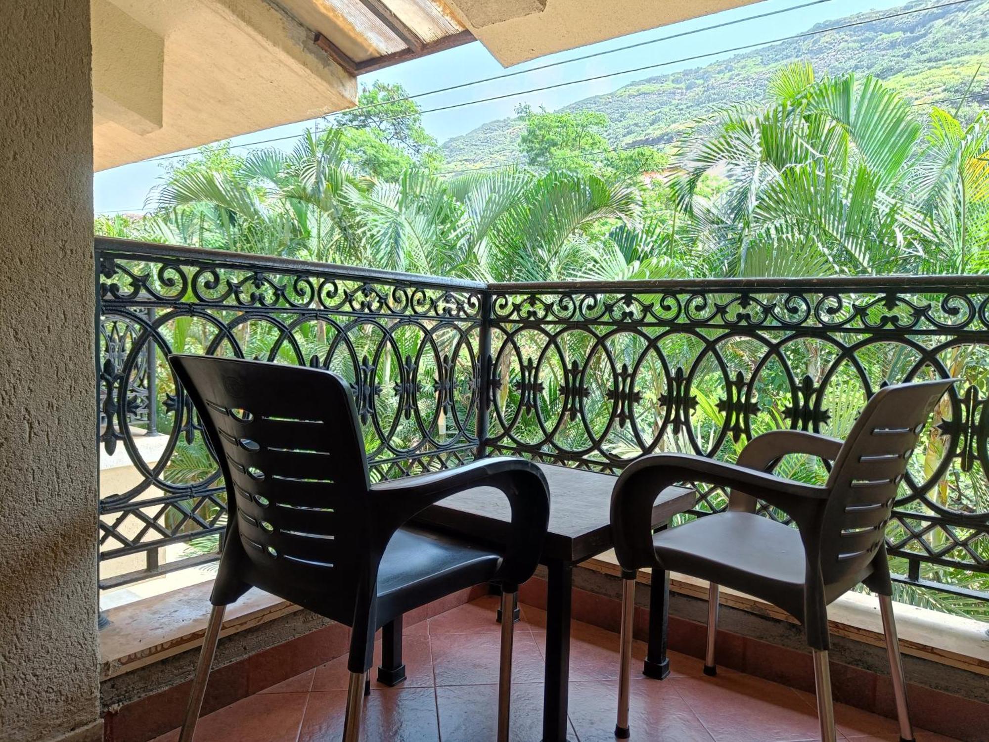 Misty Meadows, Lonavala Hotel Ngoại thất bức ảnh